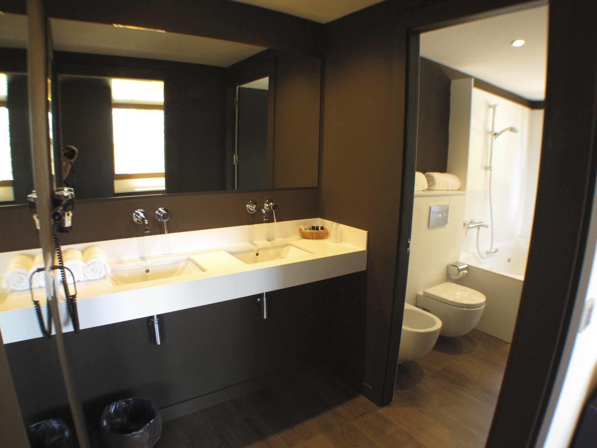 Hotel Mirador Lles Ngoại thất bức ảnh